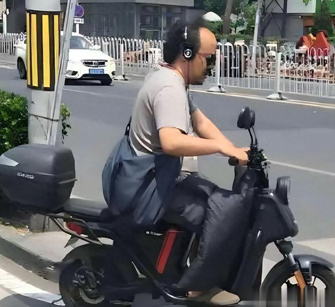 厄瓜多尔主帅:19场不败赋予我们信心,但明天一切将从零开始